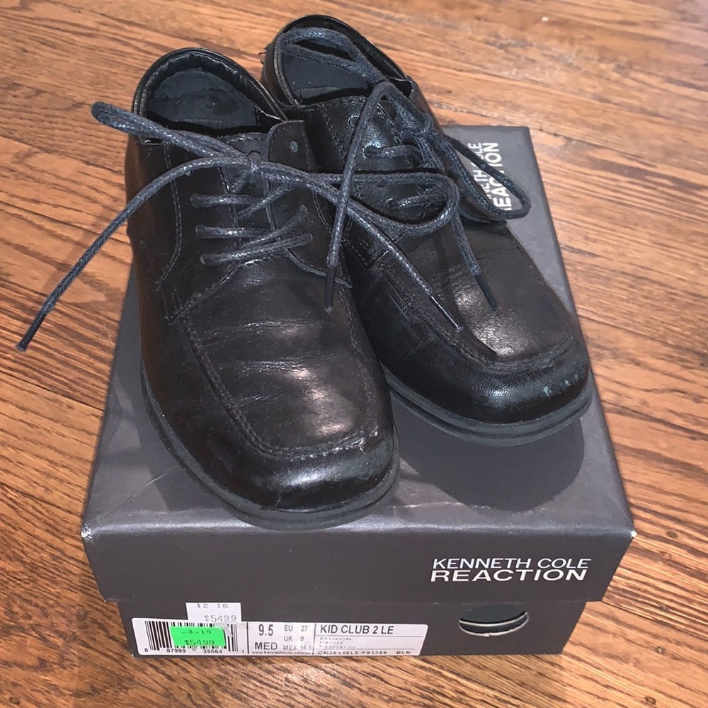 Boys black Kenneth Cole leather 9.5 dress shoes